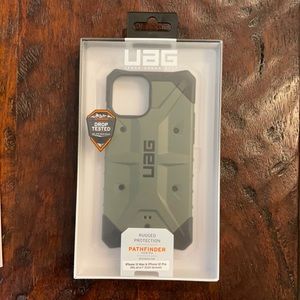 Urban Armor Gear (UAG) Pathfinder cell pho…